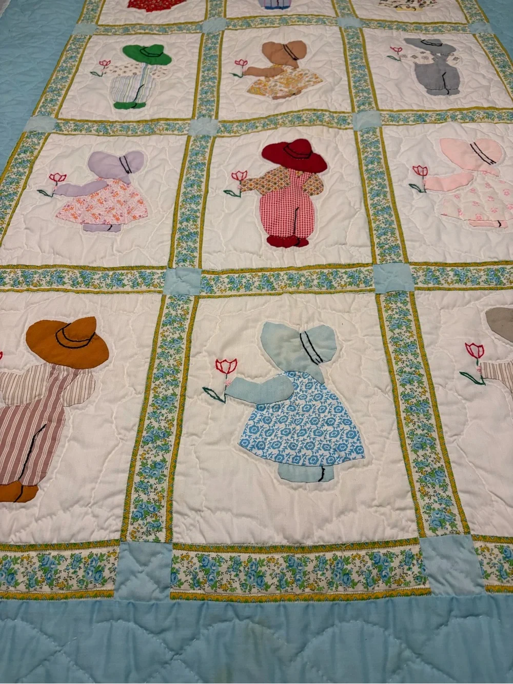 Vintage 1960s 1970s Handmade Applique Quilt 41x61 Sunbonnet Figures Blue